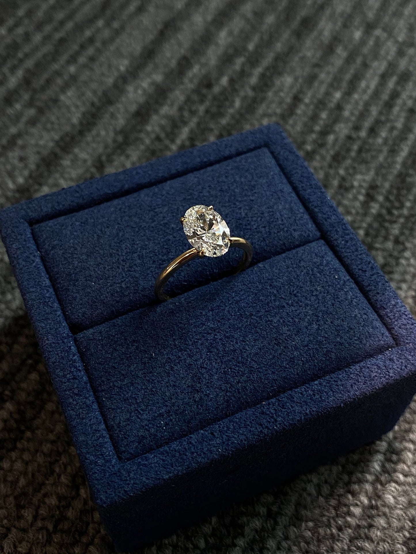 Oval cut Solitaire